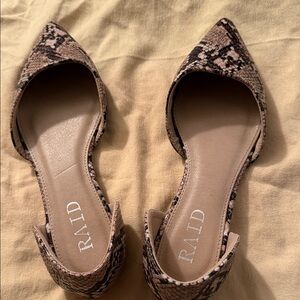 RAID Women's Snakeskin Pattern Flats - Brown
